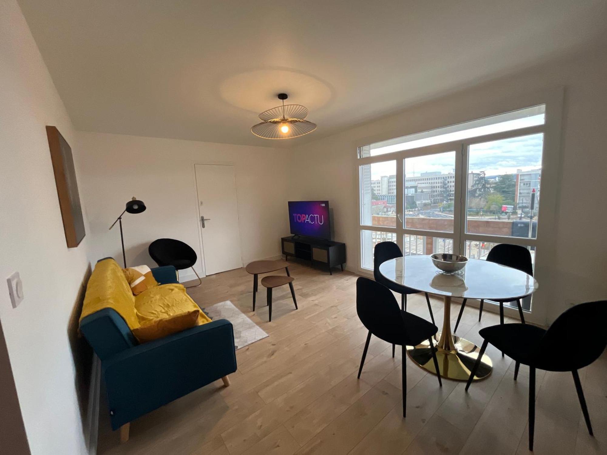 4 Apartment *